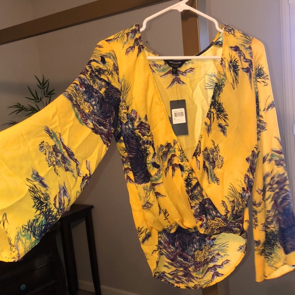 Guess Tops - Guess Stalking Tiger Wrap Shirt